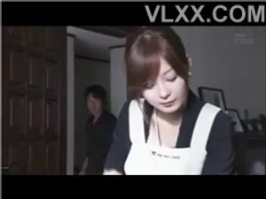 Anh xã đi công tác, cô vợ ở nhà bị bạn tình của chị gái cưỡng hiếp